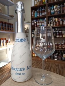 Тозо Москато Ајс Деми-сек 0.75л + ГРАТИС ЧАША !