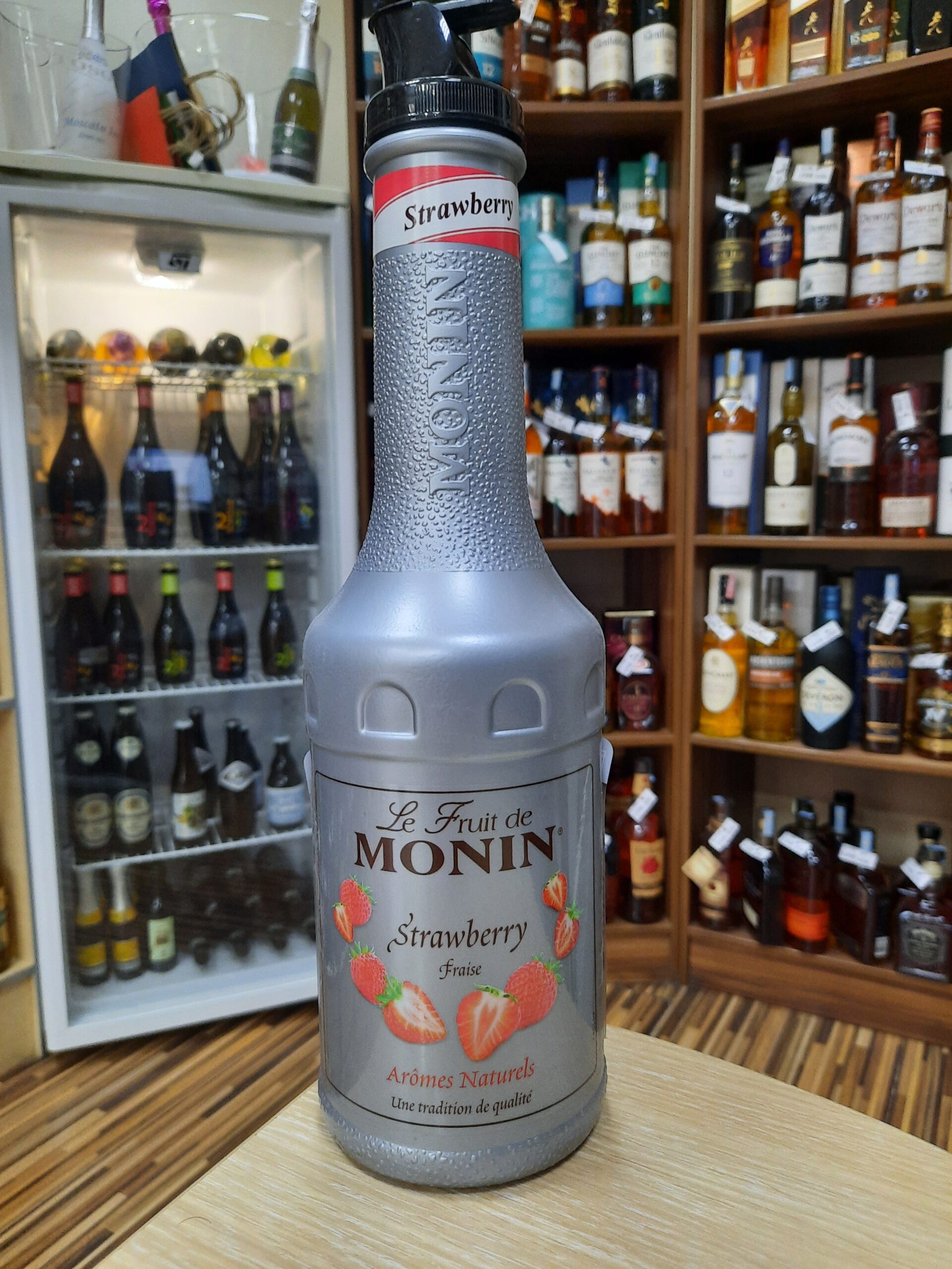 Монин пире од јагода 1л.