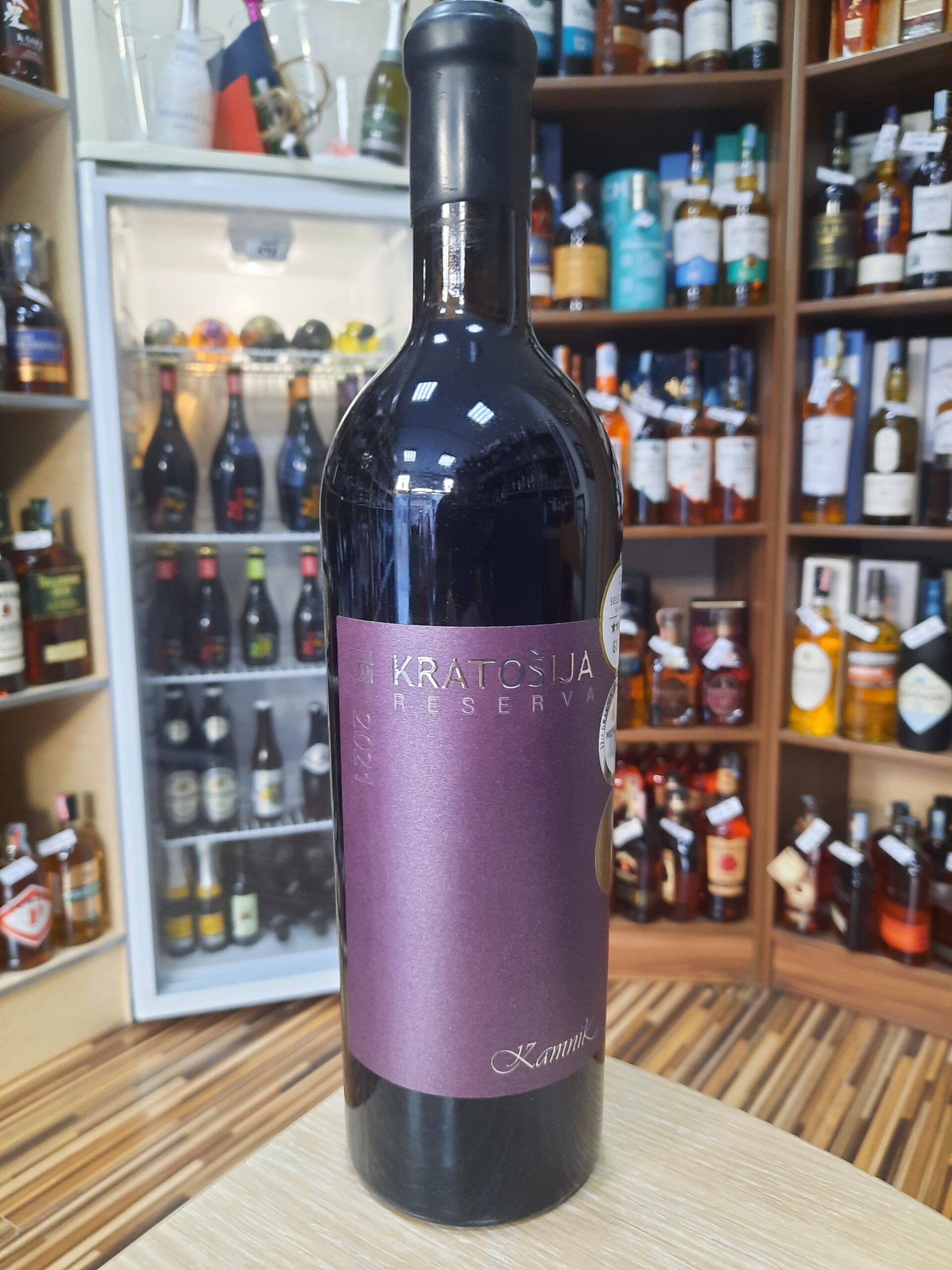 Вино Камник Кратошија 0.75л.