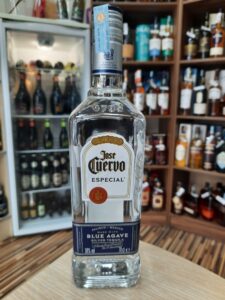 Текила Хозе Куерво бела 0.7л