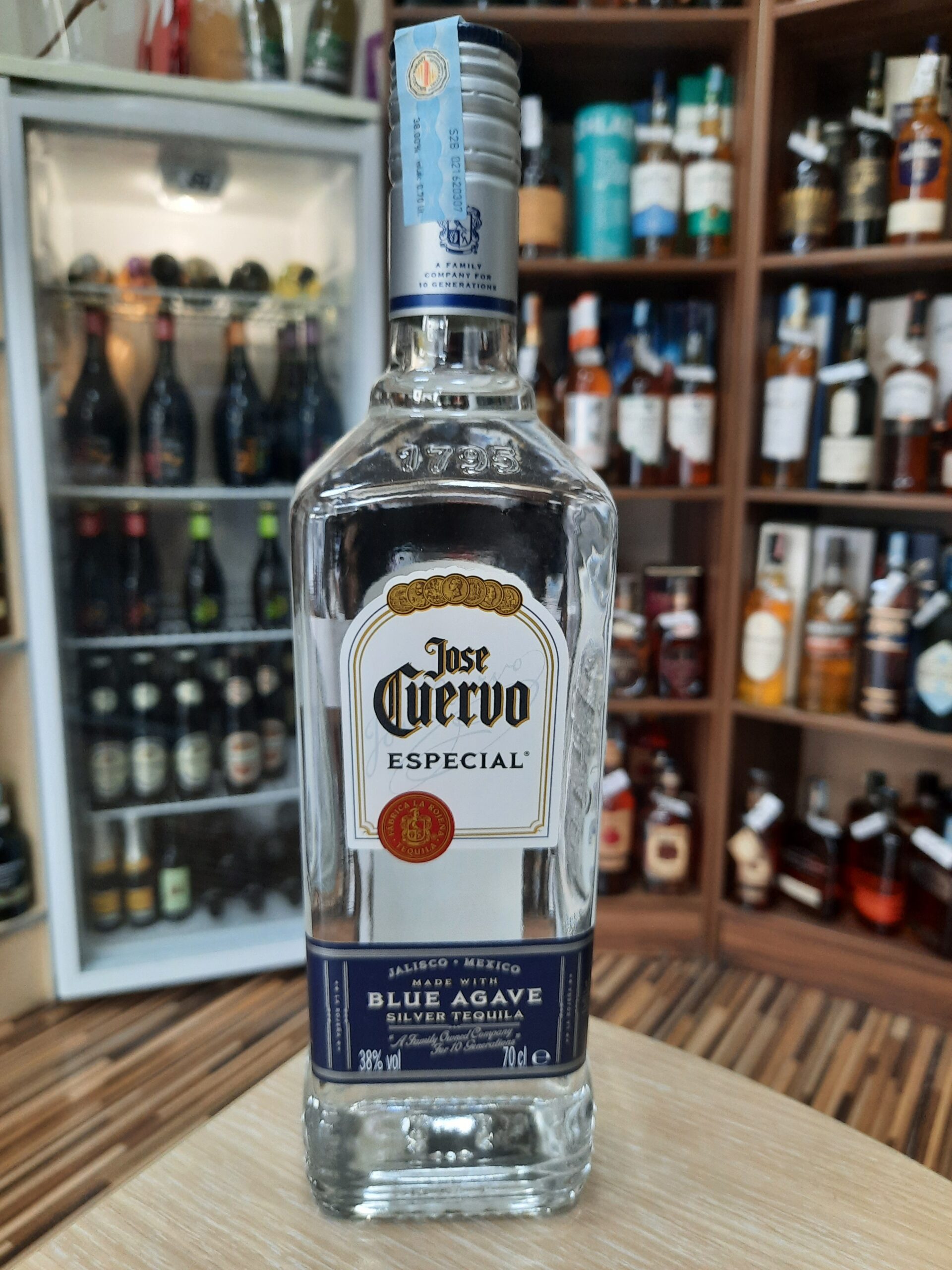 Текила Хозе Куерво бела 0.7л