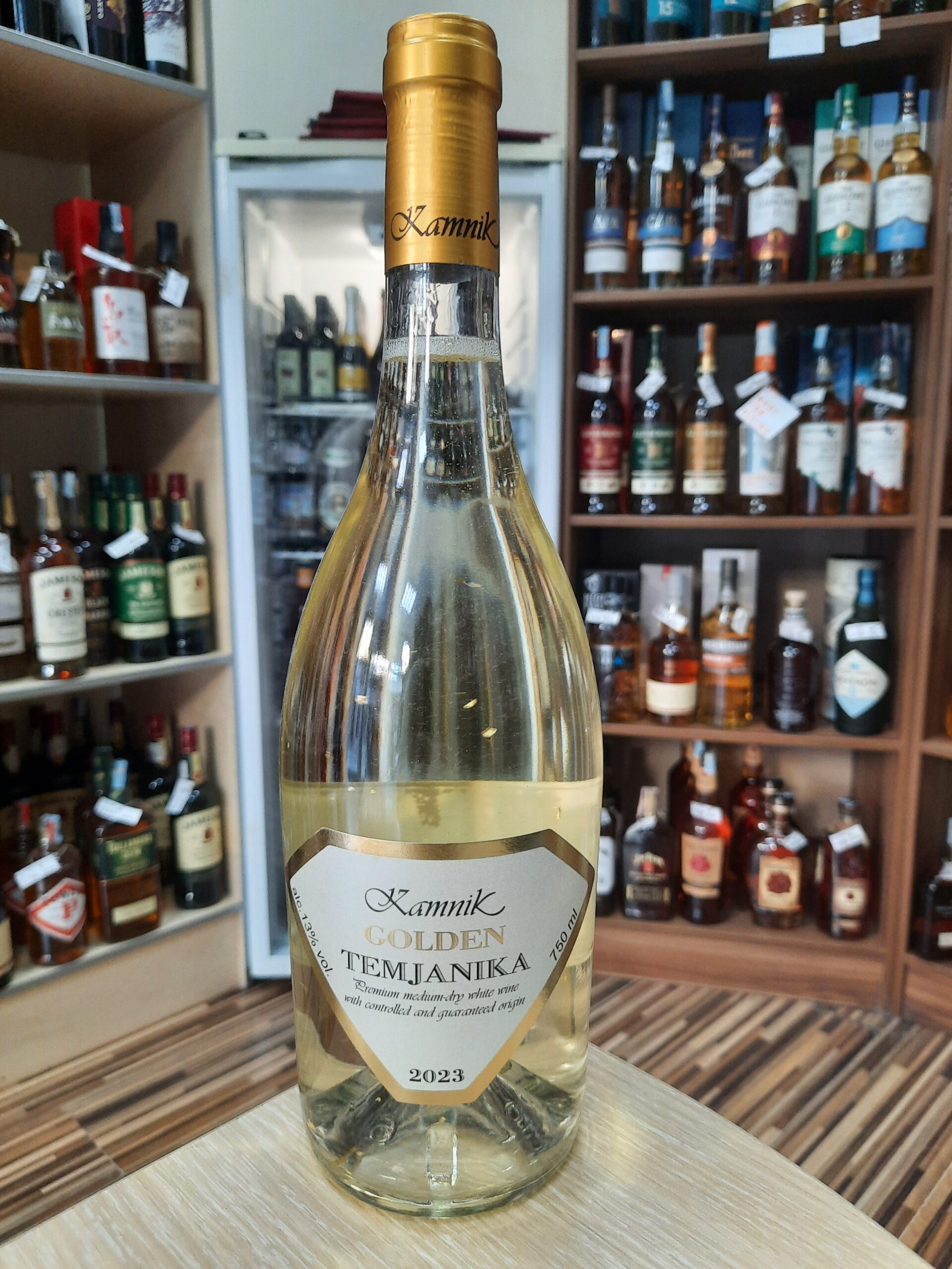 Вино Камник Темјаника Голд 0.75л