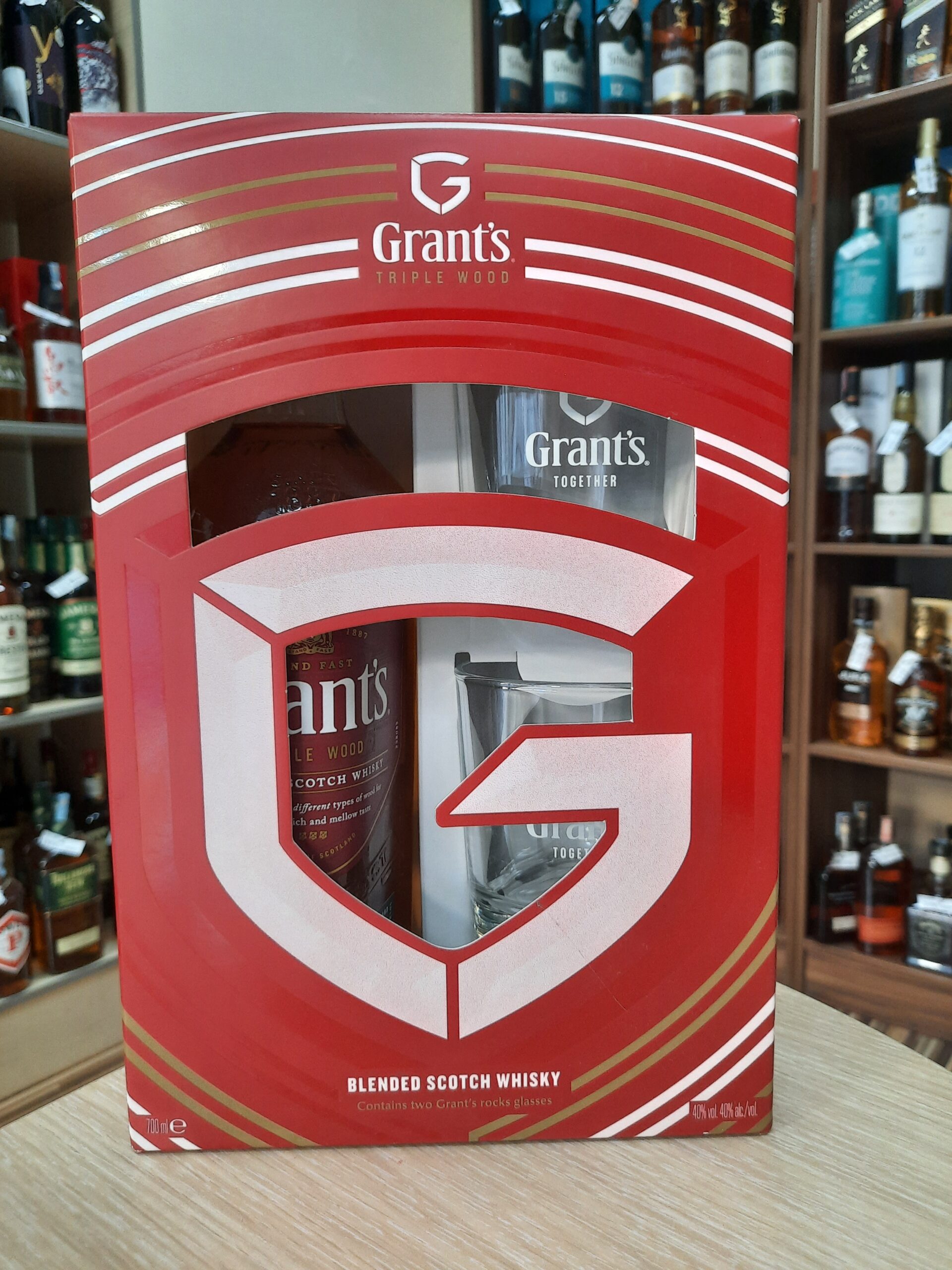 Виски Грантс со 2 чаши 0.7л