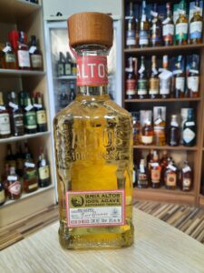 Текила Олмека Алтос Репозадо 0.7л