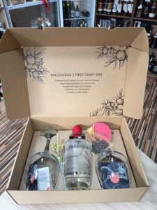 Џин Смидџин класик 0.7л во кутија со 2 чаши